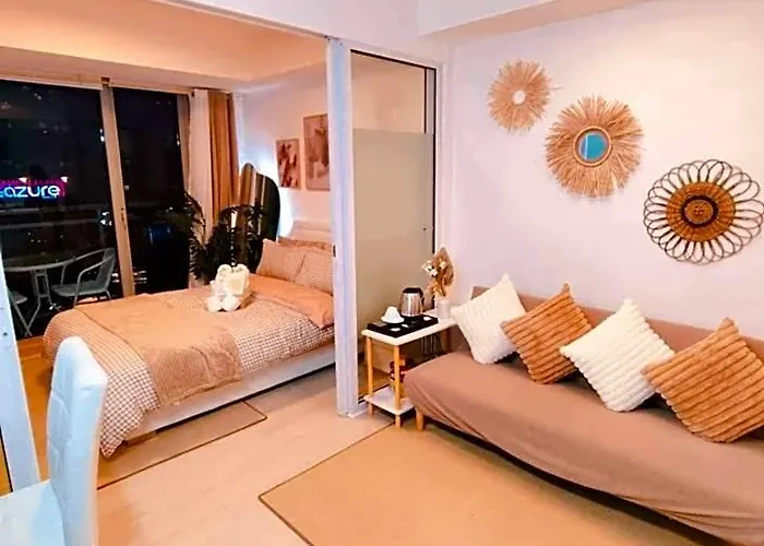 Hotel Azure Staycation By Oveecation *